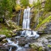 Grande cascade du cirque de Saint-Même en Chartreuse, paysage alpin en format portrait, photo à vendre en tirage d'art