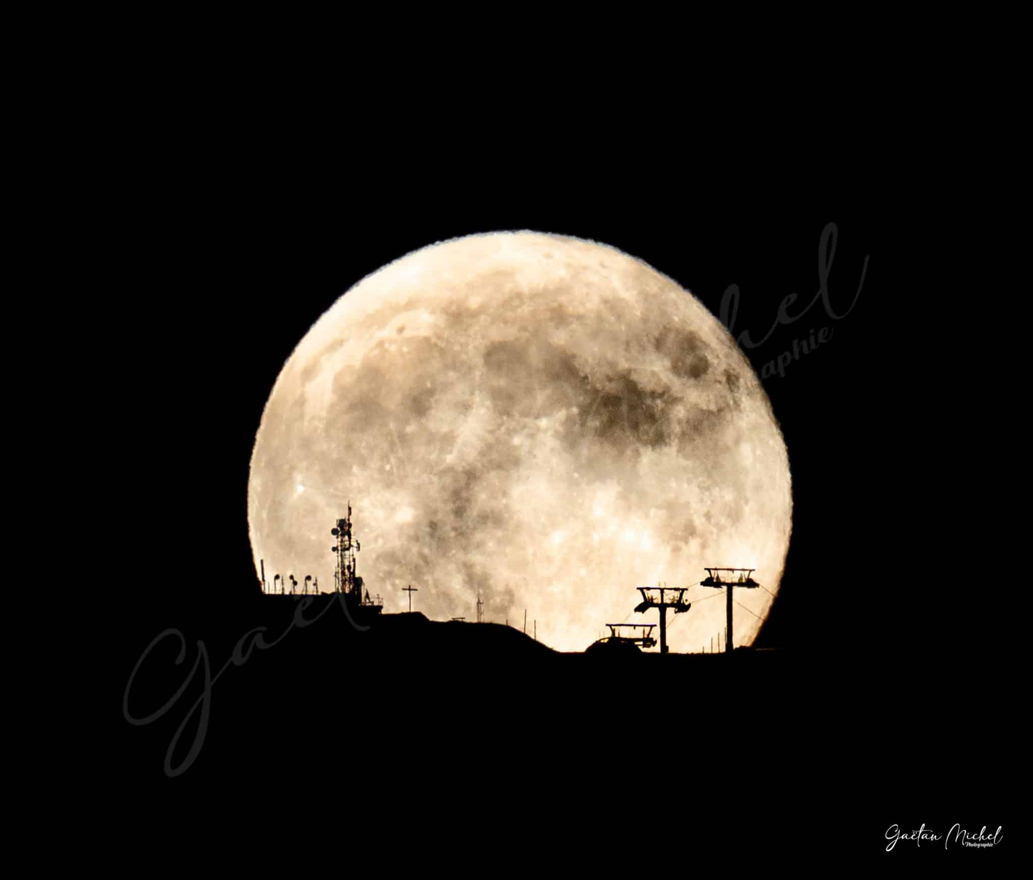 Super Lune derrière la Croix de Chamrousse | gaetanmichel.com | Massif de Belledonne