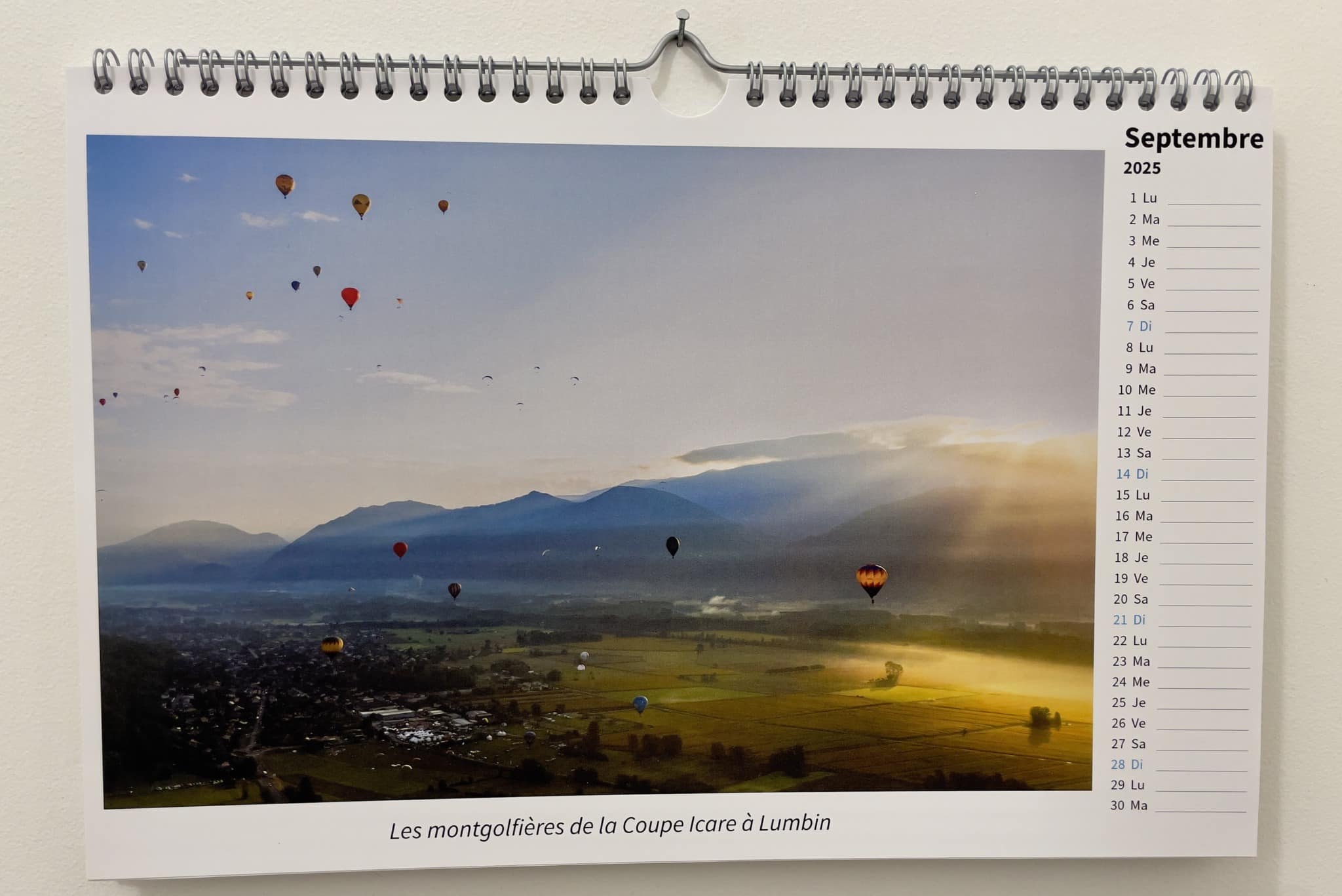 J'ai sélectionné quelques photos coup de coeur pour le calendrier 2025, celle-ci ont été prises sur les département de l'Isère ainsi que la Savoie. Calendrier 2025 Photos de montagne Coupe Icare