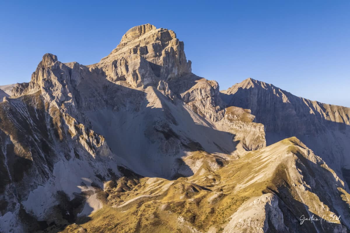 Grande Tête de l'Obiou dans le Dévoluy, sommet emblématique des Alpes - Photo par Gaëtan Michel