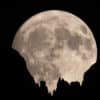 Pleine Lune se levant derrière Belledonne, lever lunaire alpin - Photo nocturne par Gaëtan Michel
