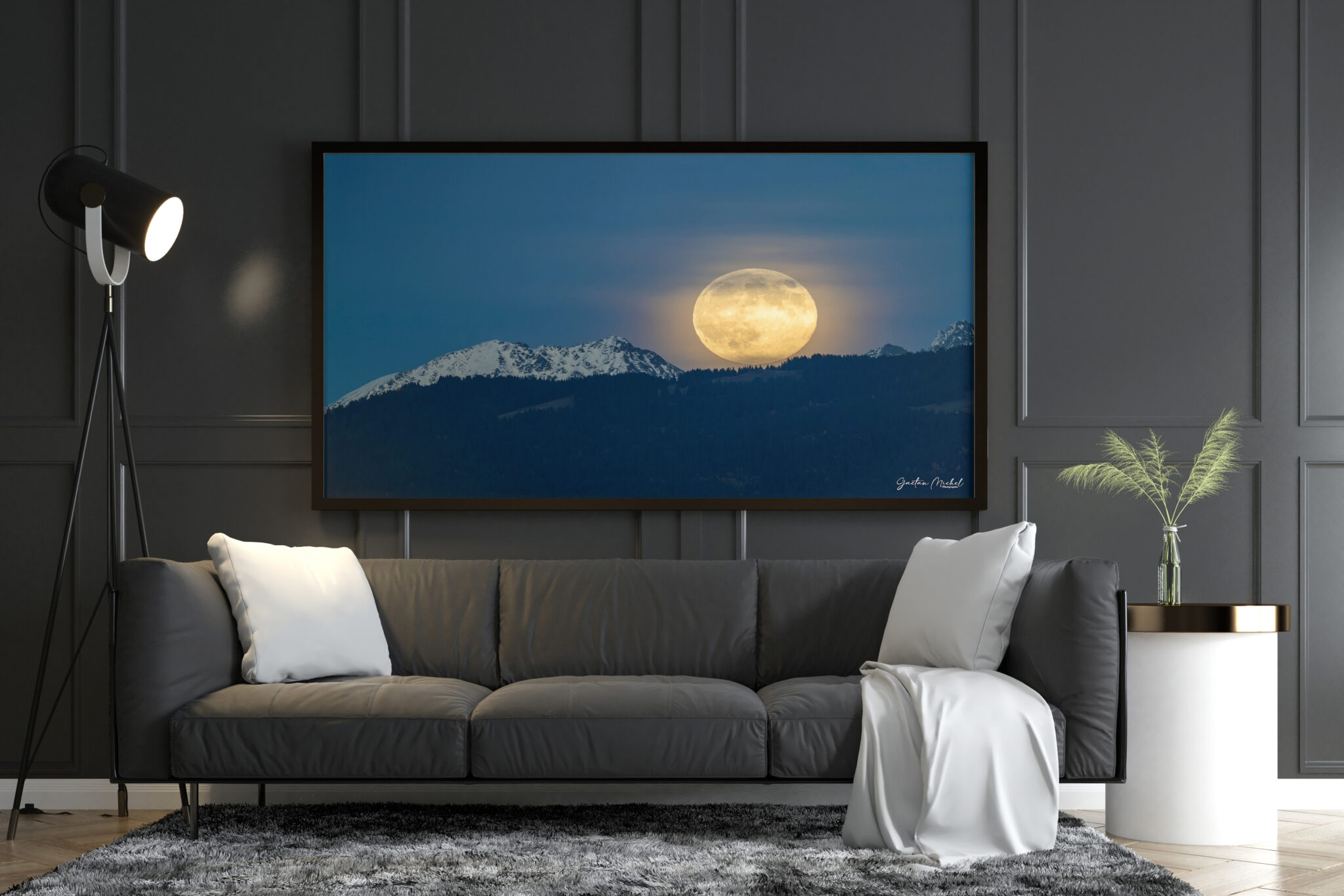 Dans le massif de Belledonne, la Super Lune du Castor s’élève aux côtés du Grand Charnier, baignant les sommets enneigés d’une lumière dorée et envoûtante. Dans le massif de Belledonne, la Super Lune du Castor s’élève aux côtés du Grand Charnier, baignant les sommets enneigés d’une lumière dorée et envoûtante.