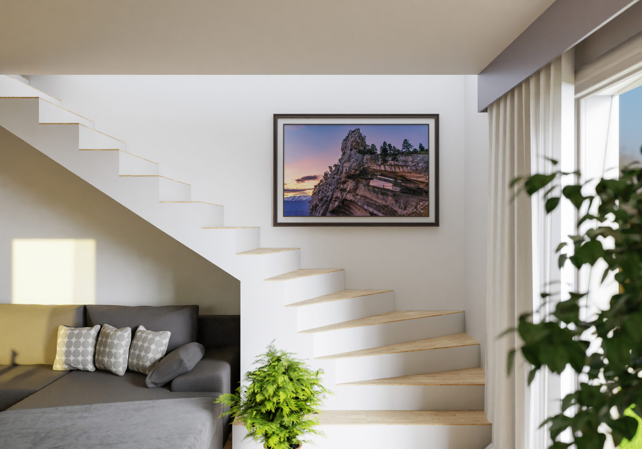 Cette photographie met en valeur une spectaculaire double arche rocheuse naturelle, sublimée par les couleurs douces d’un lever de soleil alpin. La composition révèle la grandeur des falaises calcaires, la silhouette d’un randonneur et une vue dégagée sur les sommets enneigés du massif de Belledonne, offrant une scène à la fois spectaculaire et apaisante. Idéale pour la décoration murale, cette photo de la Chartreuse apportera une touche de nature, de liberté et d’évasion à votre intérieur.